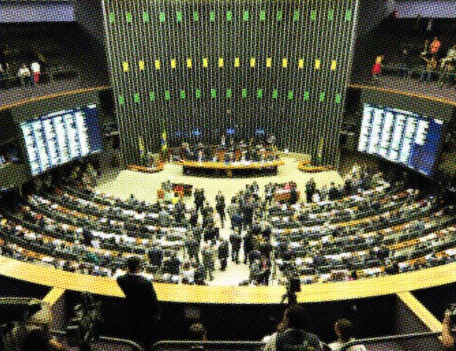Guinada eleitoral à extrema direita no Congresso deixa bancada do fumo mais radical